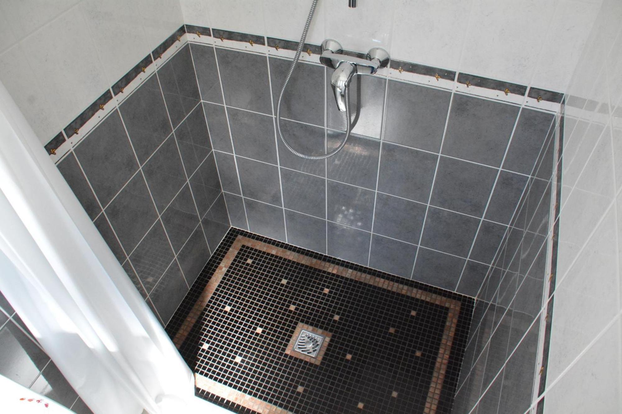 Logis Hotel Restaurant De France Saint-Geniez-d'Olt Bilik gambar