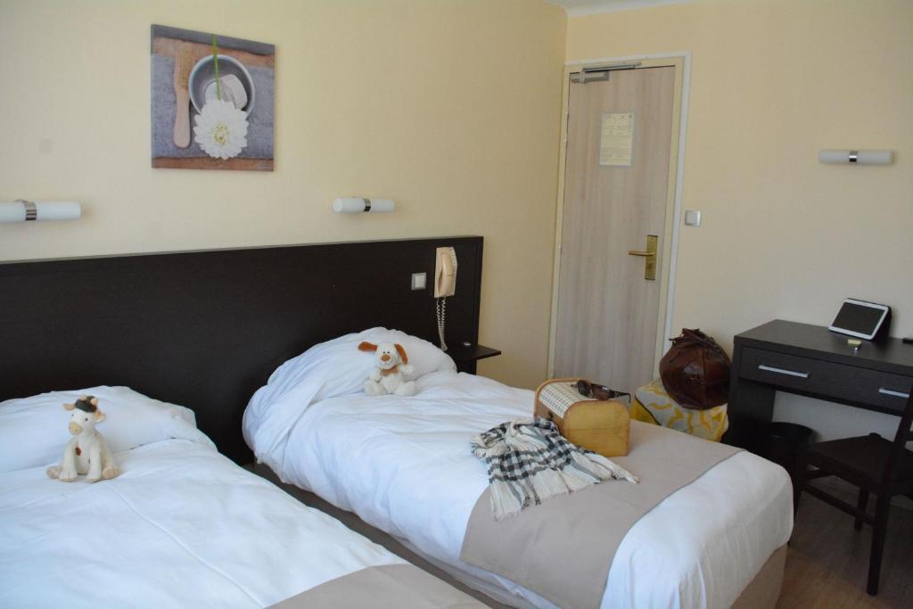 Logis Hotel Restaurant De France Saint-Geniez-d'Olt Bilik gambar